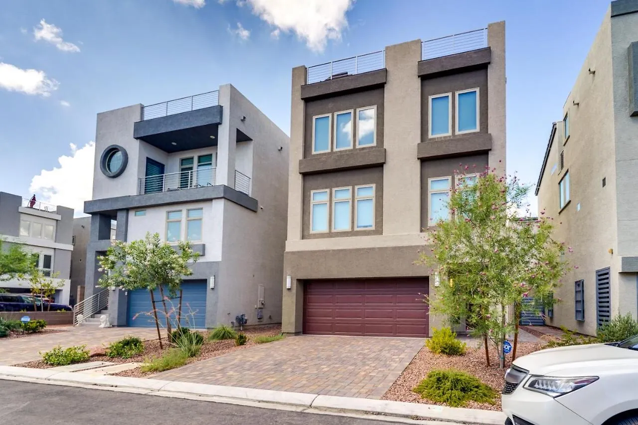 Las Vegas Home With Terrace About 10 Mi To The Strip! Holiday home Las Vegas