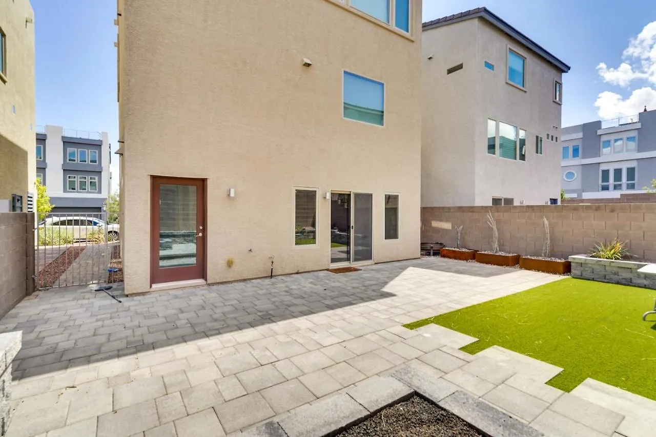 Las Vegas Home With Terrace About 10 Mi To The Strip! 0*, לאס וגאס