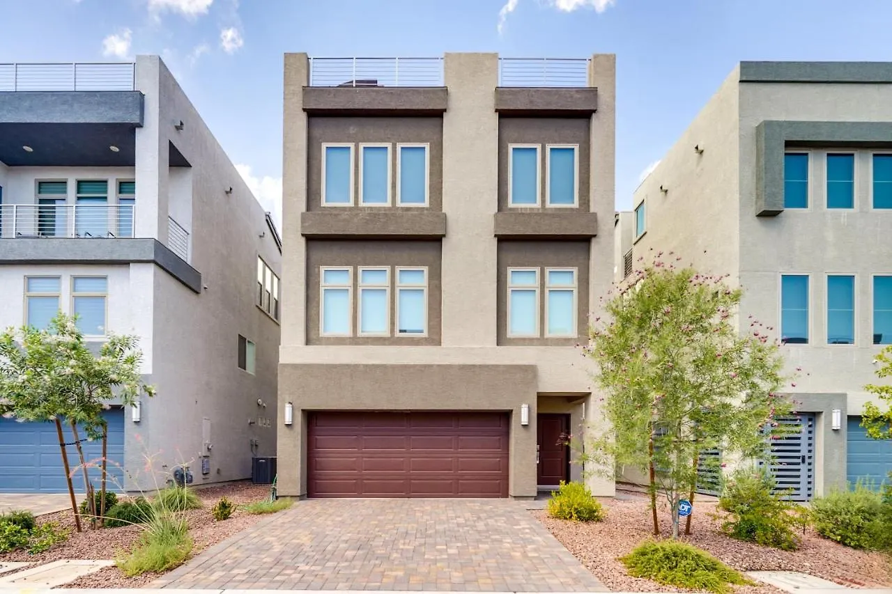 Las Vegas Home With Terrace About 10 Mi To The Strip! בית נופש