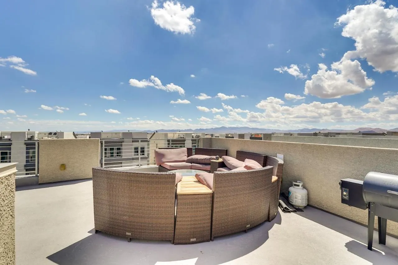 בית נופש Las Vegas Home With Terrace About 10 Mi To The Strip! ארצות הברית