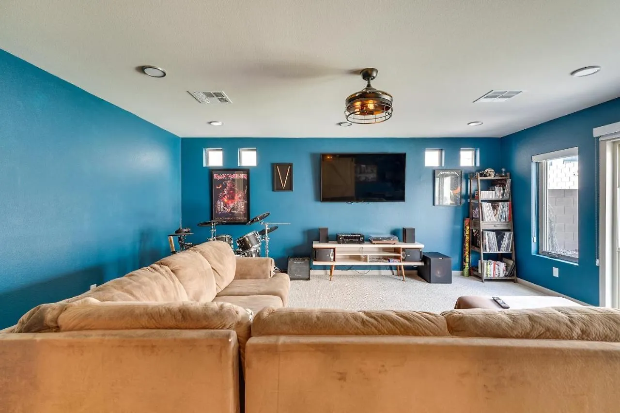 Las Vegas Home With Terrace About 10 Mi To The Strip! בית נופש לאס וגאס