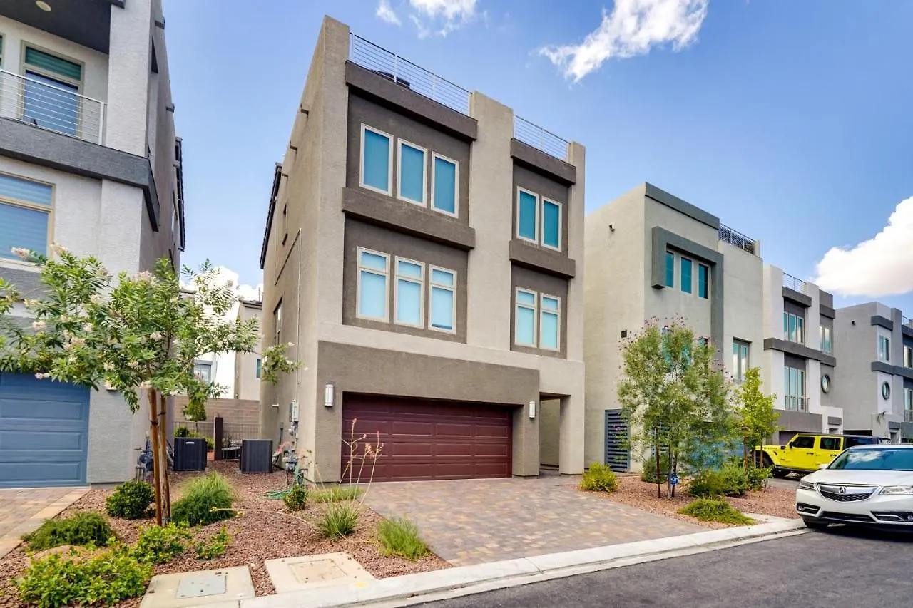 Las Vegas Home With Terrace About 10 Mi To The Strip! לאס וגאס