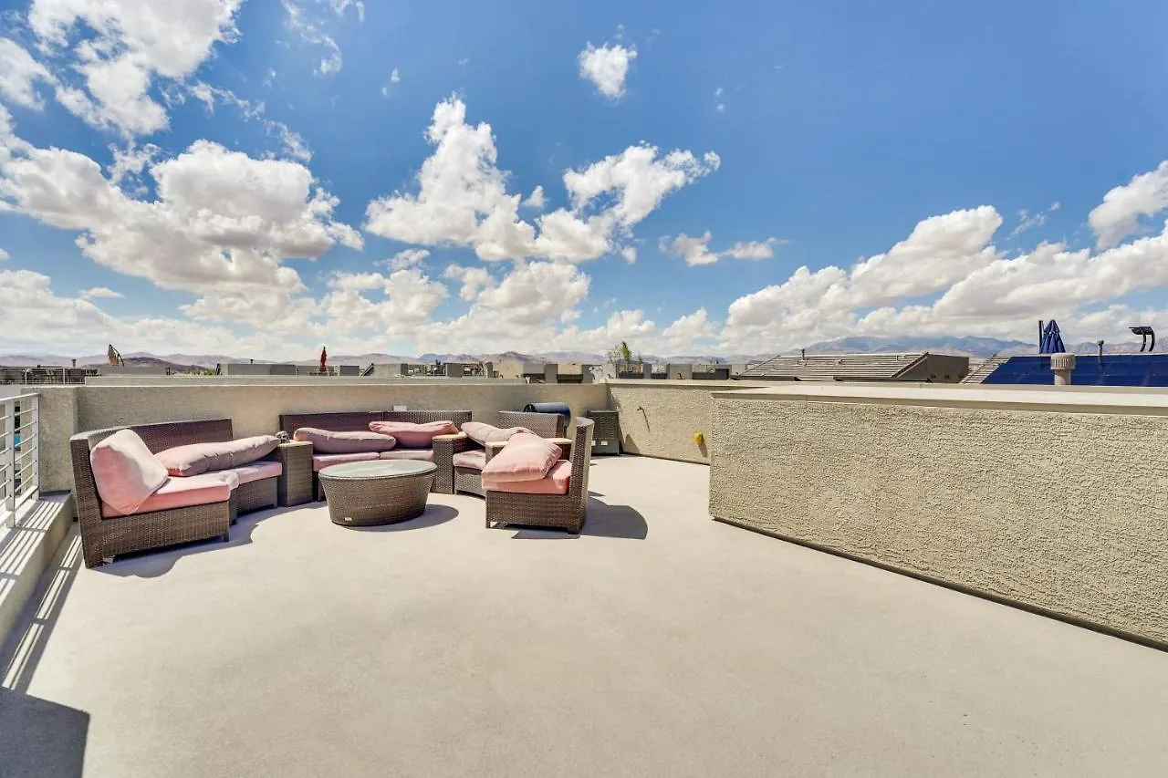 Las Vegas Home With Terrace About 10 Mi To The Strip!